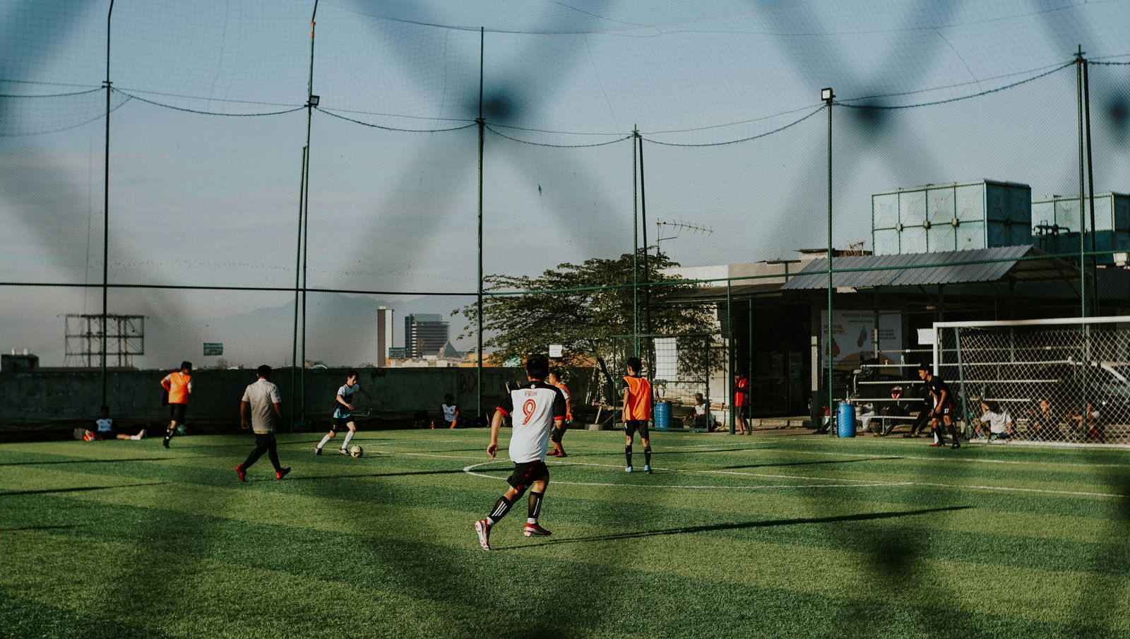 3-1！12.9亿豪门逆转晋级8强 冤家路窄：7.1亿新贵53天内惨遭四杀｜球速体育官方网站（封面配图）